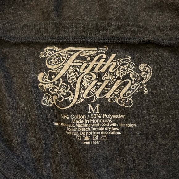 2000s Fifth Sun V-Neck Graphic Tee Size Medium Grey Pink Cross Fleur de Lis Y2K - Picture 3 of 5